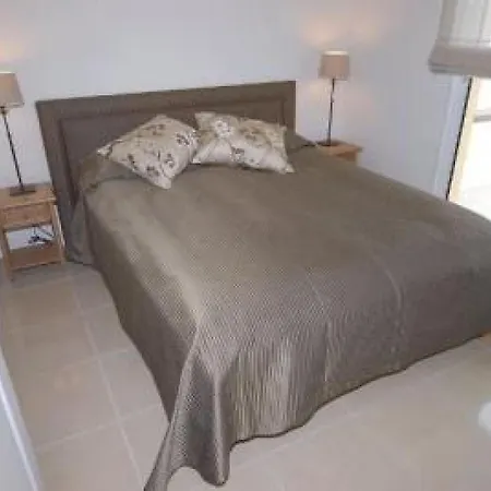 Апартаменты Stunning Three Bedroom On Seafront In With Panoramic Sea Views 399 *