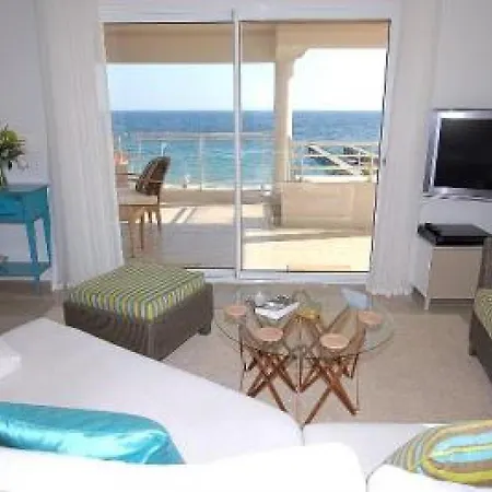 Апартаменты Stunning Three Bedroom On Seafront In With Panoramic Sea Views 399