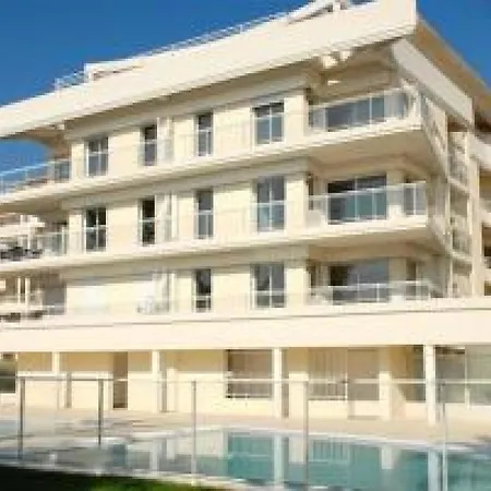 Апартаменты Stunning Three Bedroom On Seafront In With Panoramic Sea Views 399 Канны
