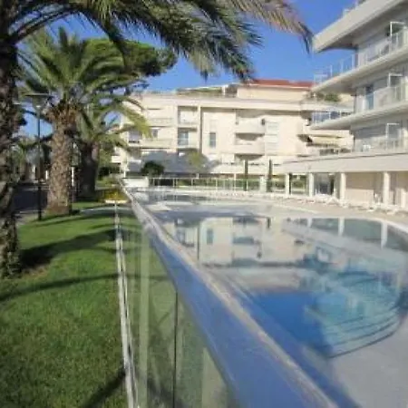 Stunning Three Bedroom On Seafront In With Panoramic Sea Views 399 公寓